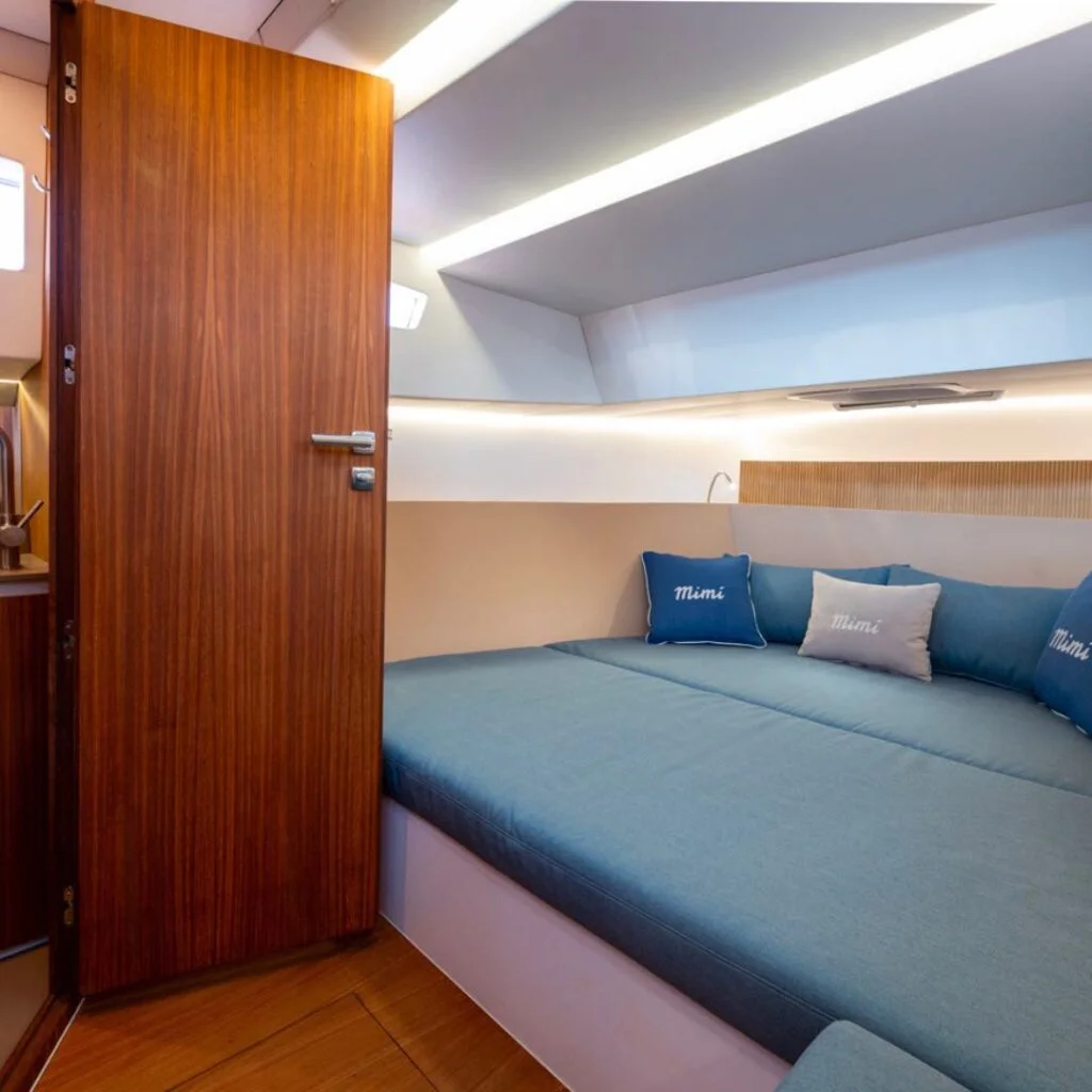 Boat-with-Cabin-in-Amalfi-Mimi-9.5