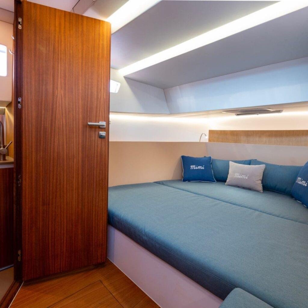 Boat-with-Cabin-in-Amalfi-Mimi-9.5