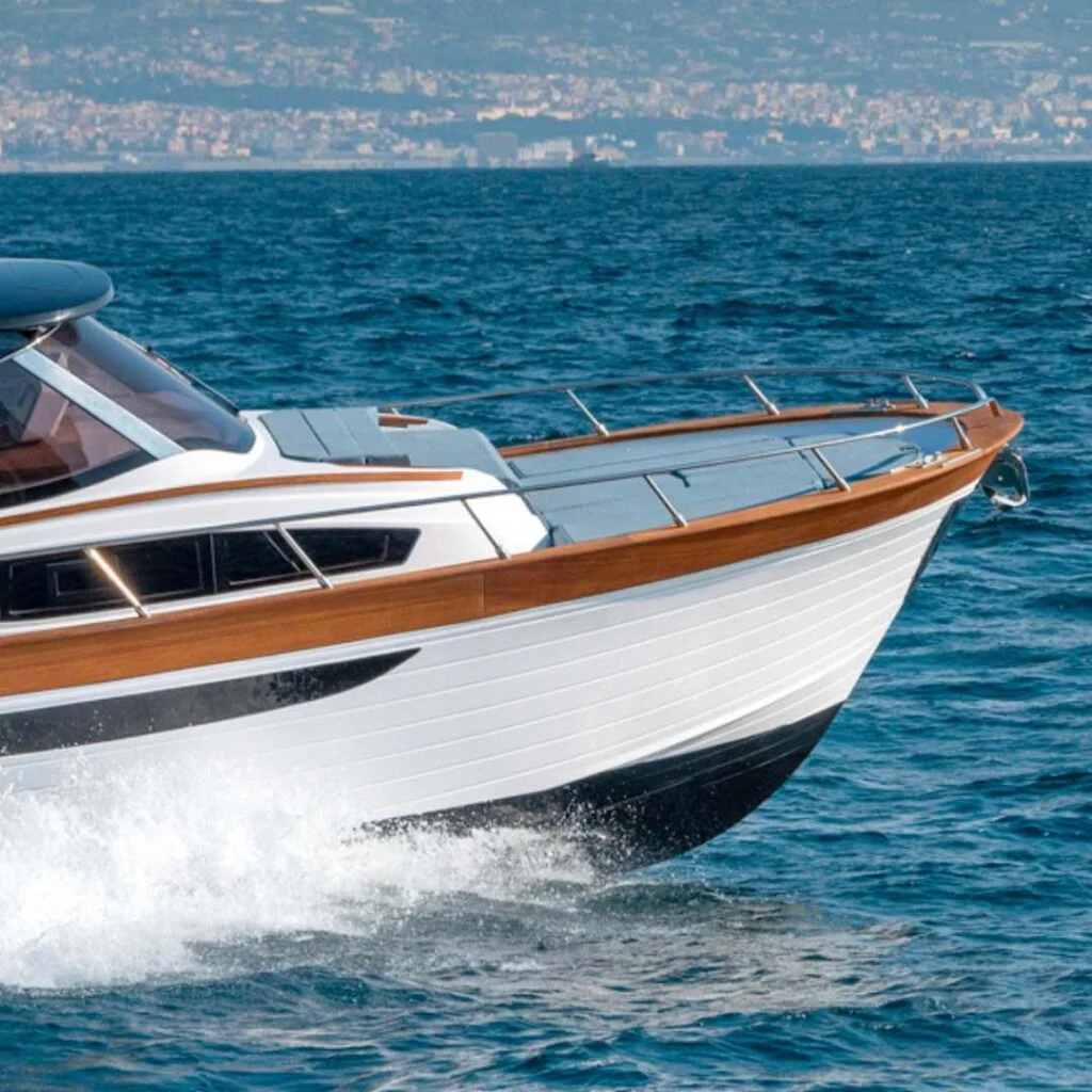 Classic-Boat-on-the-Amalfi-Coast-Mimi-9.5